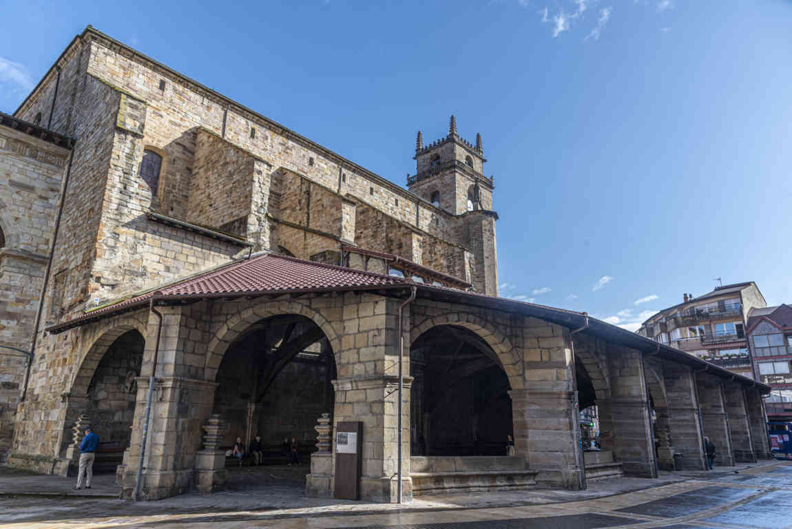 Vizcaya - Durango 10 - basílica de Santa María de Uribarri.jpg